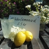 Nu kan vi äntligen erbjuda vår hemgjorda fläderlemonad, kom in och smaka!

Varma hälsningar! 
Åbacka Café.