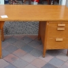 Mindre skrivbord, skall bort pris !   Förr 1000 kr NU Hälften ...500 kr