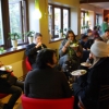 Fullsatt ungdomskafé i Växjö city