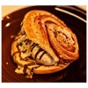 i väntan på att konditorerna uppfinner kanelglassen kan ni testa vår nya dessert, füllebülle! (kanelbulle fylld med vaniljglass) hur gott som helst!