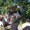 Simone Moreno en junisöndag på Kafé Sjöstugan.