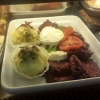 Rödbetsbiff med chevre, potatisbakelse.
