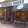 Espressocaféer poppar upp i Gamla stan.