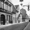 Klarabergsgatan västerut från Drottninggatan. Från vänster Klarabergsgatan 27-29 med Hôtel du Suedè och Klara Östra Kyrkogata  

Foto 

Nyckelord  
Plats: Kvarteret HÄGERN STÖRRE. Kvarteret ORGELPIPAN. F.d. Klarabergsgatan 27. F.d. Klarabergsgatan 29