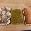 [Grillade smörgåsar]
Mozzarella / pesto 
Bröd\pesto\mozzarella\basilika\peppar.
Grillat 
{ Pris 35-kr }