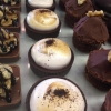 En ny liten godbit! Mjölkchoklad och lakritskräm med hallonmaräng!