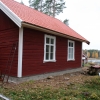 Bilden tagen mot väster. När man stiger ut ur kapellet ser man vattnet, hamninloppen till Kristineha