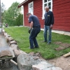 16 juni Tord Rosén vattnar Harald Larsson bär fram den sista biten Stellan o Lars stampar till