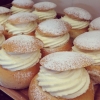 Vi säljer våra goda semlor i en vecka till, så passa på!