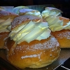 NU ÄR DOM HÄR !!!!!!!!!!!
klassik semla (mandel)
Vanilj semla
Wienersemla