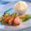 Främst fisk- och skaldjur av hög klass serveras.