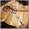 Klassisk rutig scarf i silke från Burberry.. Vintage stuff! 700:- 