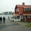 På verandan ut mot sjön är härligt att sitta när vädret tillåter