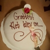 Kolla denna häftiga tårtan! De blivande föräldrarna gick på ultraljud och fick en hemlig lapp som de gav till mig. På den stod det vad som fanns i magen. Sen beställde de en tårta o samlade alla nära o kära...
När de skar tårtan avslöjade färgen på grädde