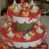 Närbild på saffrans och pepparkaks cupcakes! Söta snögubbar eller hur?