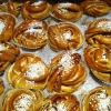 Fira kanelbullens dag med bullar från oss!
