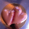 Kom in för att se våra underbara Alla Hjärtans Dag-bakelser med karamelliserad vitchokladmousse, hallonpannacotta och chokladbotten. Överraska någon?