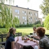 Picknick i trädgården kanske? :)
How about a picnic in the Garden? :