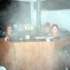 Personalmöte på jättemysiga Blå Bergens lilla spa i Kilsbergen. Bad i vedeldad tunna.