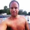 Bild från Simstadion Brottet av @bearsson - Låtsas-att-jag-är-i-en-pool-i-Medelhavet-med-30-grader-i-luften-men-iegentligen-är-det-bara-Brottet-med-17-grader-och-en-massa-pensionärer 