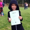 Bild av @lottaritar.se - Då var årets sommarsimskola till ända. Resultatet blev tre nya simmärken Mamman är löjligt stolt, sådär löjligt stolt som bara en mamma kan bli 