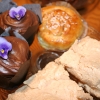 Chokladmuffins,marängrutor och vaniljbulle