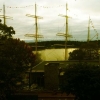 Utsikt mot hamnen med fartyget Pommern och Sjöfartsmuseet från hotelrummets balkong.