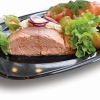 LAXFAT
Med varmrökt, kallrökt och gravad lax. Upplagt och garnerat på fat. Inkluderar två såser
