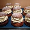 Idag är det fettisdagen. Kom in och smaka våra nybakade ekologiska semlor!