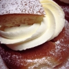 Ni vet väl vilken dag det är idag?! Dagen då man måste äta minst en semla!