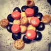 Macarons
Vilken smak passar dig bäst?
Lakrits, Pistage, Citron, Banan & Choklad, Hallon, Choklad, Passion, Smultron & Fläder....