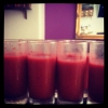 Iskalla ekologiska Smoothies gjorda på Jordgubb, Kiwi, Apelsin & Honung.
Uppfriskande i sommarvärmen!