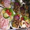 Alltid matiga lunchmackor utöver finns också varma pajer och en soppa med morot och havtorn! Och så Storsjöbygdens bästa fikabröd... Eller?