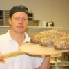 Thomas Lerberg bakar stenugnsbakat bröd