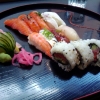 Stor sushi,13 bitar, 135 kr. Den vita fisken till höger i mitten är Vittling - riktigt god!