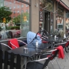 Utanför Pause finns en uteservering med plats för barnvagnar