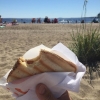 Bild från Bänkåsviken av @dagensmacka - En strandtoast