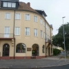 I en av Nynäshamns äldsta fastigheter, uppförd ca 1910, hittar du butiken.