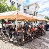 Idag är det full fart på Glasskaféet. Imorgon på midsommardagen har vi öppet till sent. Varmt välkomna.