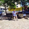 James cagnard sjöng igår utanför vårat café för barn Cancerfonden, han kommer tillbaka vid ett senare tillfälle. Han är värd att lyssna på! Skänk gärna också en slant till barn Cancerfonden.