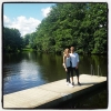 Bild av @maxfux - Elin och David vid Storvads badplats där Fyrisån flyter ut i Gamla Uppsala