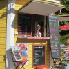 Mysigt café vid sjön Trekanten