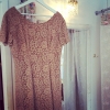 Spets från 50-talet, kan det finnas nåt finare?  #vintage #506070tal 
#50s #klänning #spets #örebro