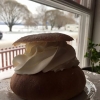 Årets första hembakade semla!

Välkomna till oss på Strandvillan.
