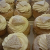Äntligen semlor! smörbakad bulle, mandelmassa gjord på bästa spanska mandel och självklart med äkta grädde. Välkommen in!