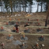 Plintar gjutna och trä arbetet påbörjas av sommarens uteplats :)