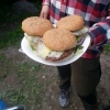 Vill än en gång påminna er om att vi grillar hamburgare,veg burgare och parisare. 
Kom och sitt på våran uteservering och drick en kall öl/cider. Eller varför inte ett glas vin. Välkomna :)