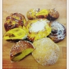 Saffransaffransaffran

Saffransbrioche m fikon, saffranscroissant m russin, saffransbulle med och utan russin, saffransbulle penslad med smör och doppad i socker, saffranschouquette. 
Vi bakar med saffran nu!

Imorgon har vi vörtfrallor med julskinka och 