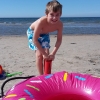 Bild från Haverdal Beach av @dogge_elliot - Det är bara att pumpa på! Felix förbereder dounuten för bad. #sol #bad #strand #beach #beachlife #haverdal