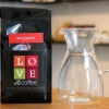 Nytt kaffe i butiken från Love Coffee. Rwanda, El Salvador, Honduras och espressoblandningen Natural Mystic (99kr). Idag kom också lite annat skoj. Bland annat den trevliga lilla serveringskannan från Hario (169kr).
